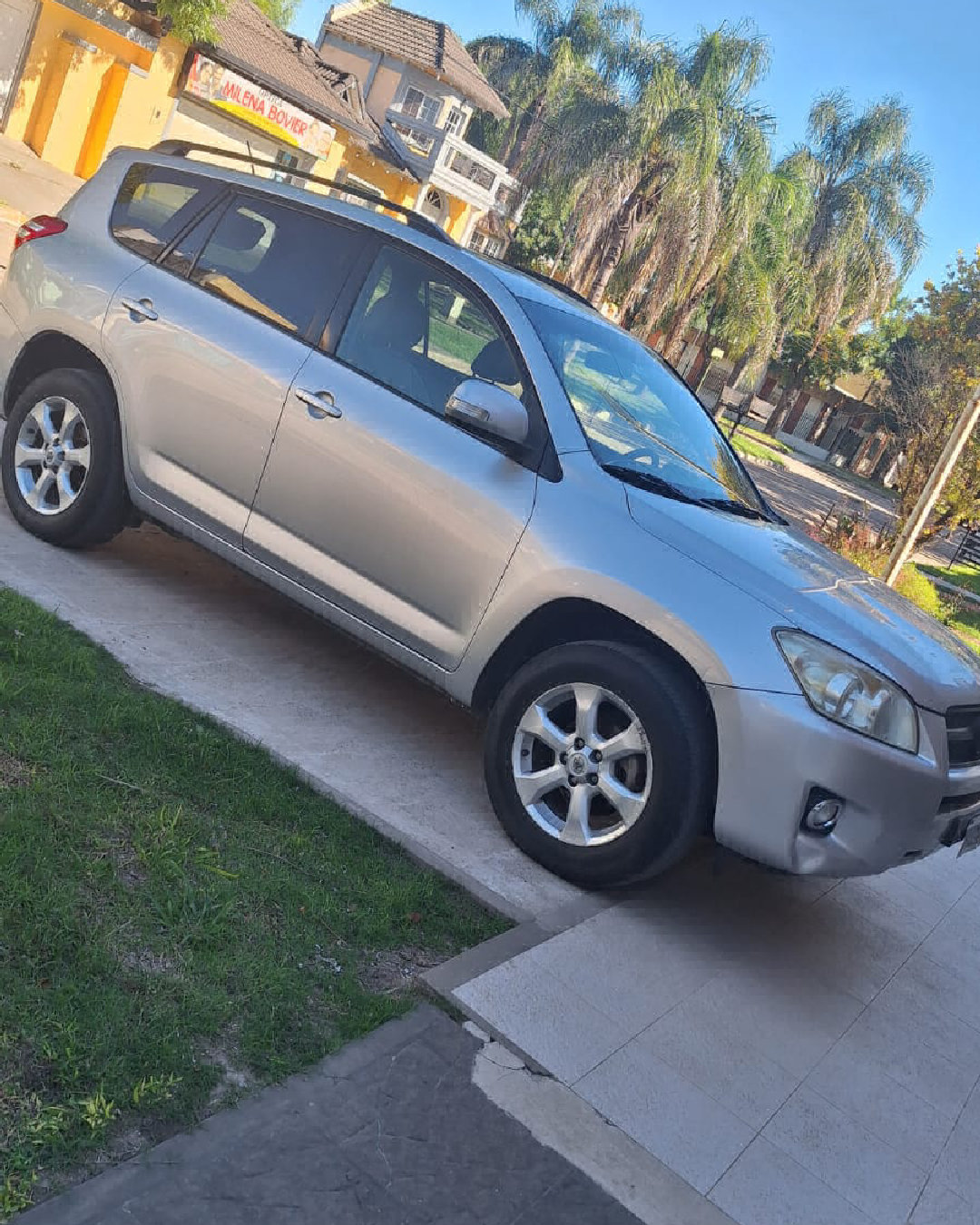 Toyota Rav4 2011 - foto 1